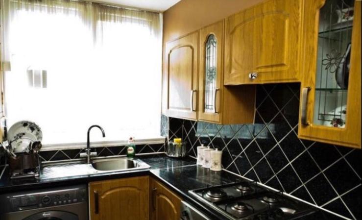 Ensuite With Kitchen Ext Large Room With Balcony In Zone 2 ロンドン エクステリア 写真