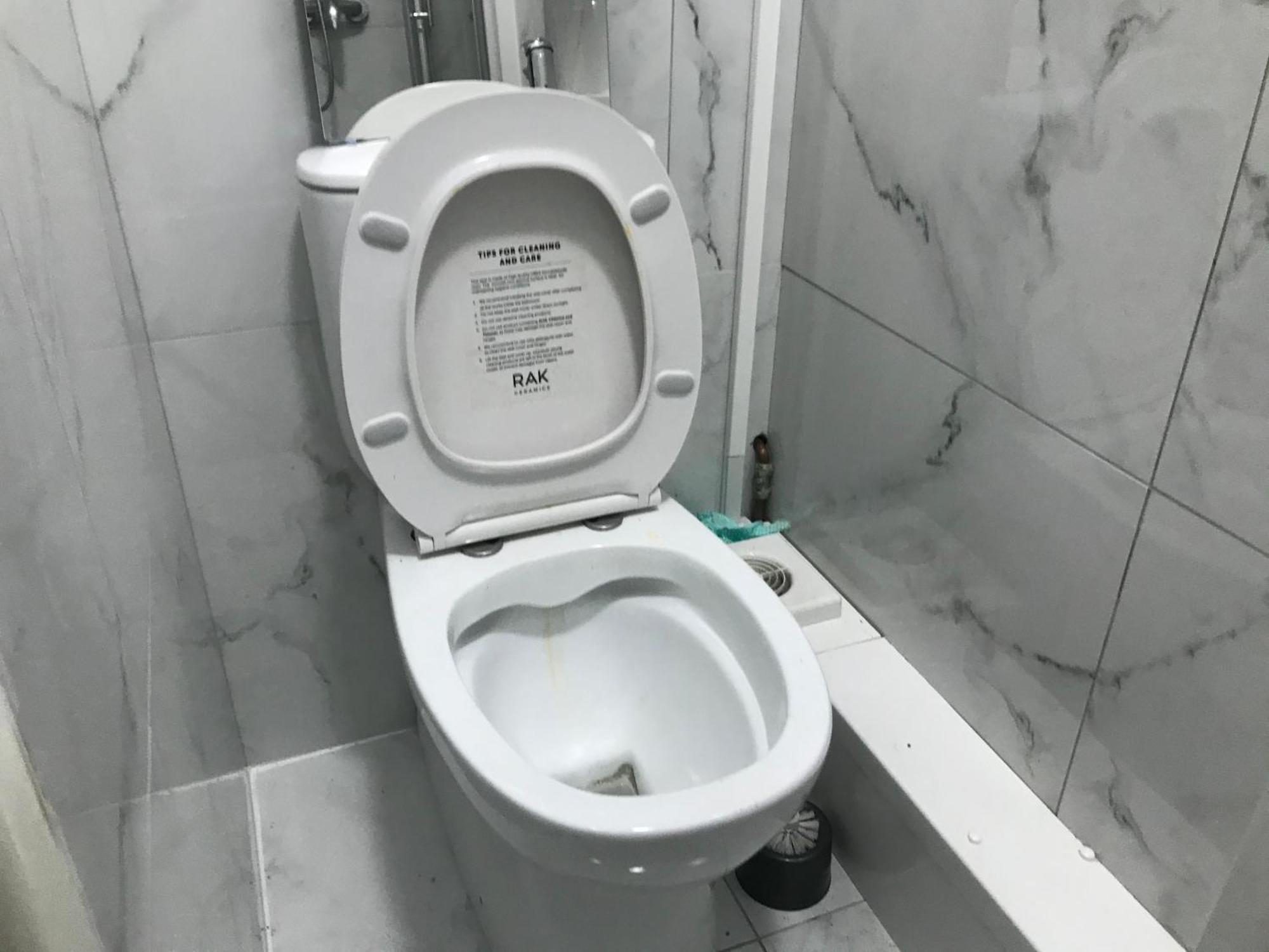 Ensuite With Kitchen Ext Large Room With Balcony In Zone 2 ロンドン エクステリア 写真